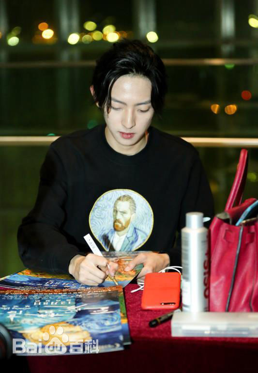 赵天宇在《至爱梵高·星空之谜》中的