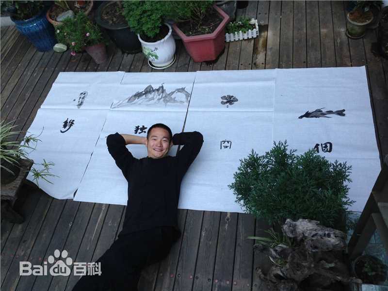 喻恩泰越玩越野性感图片壁纸