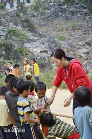 江一燕广西公益支教行前后照片