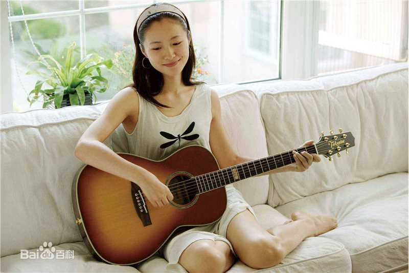 江一燕我是爬行者小江素颜照壁纸