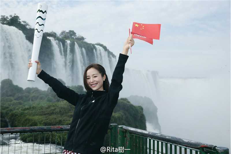 江一燕里约奥运火炬手前后照片