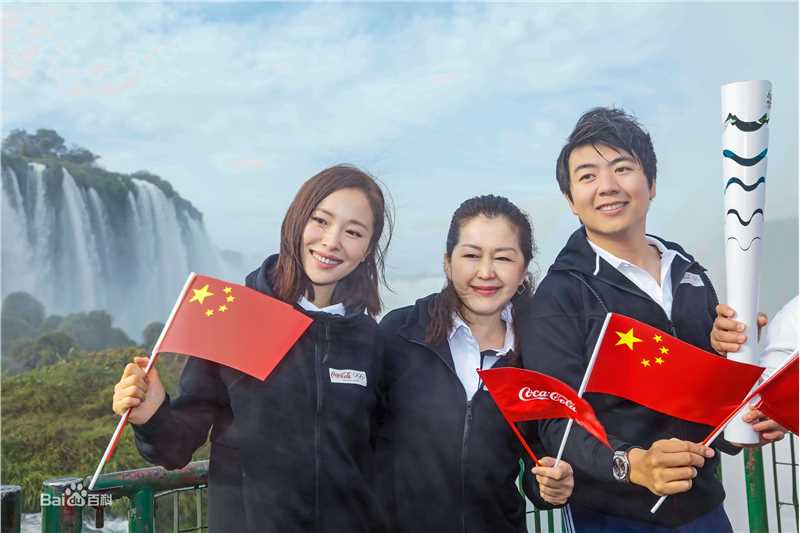 江一燕里约奥运火炬手前后照片