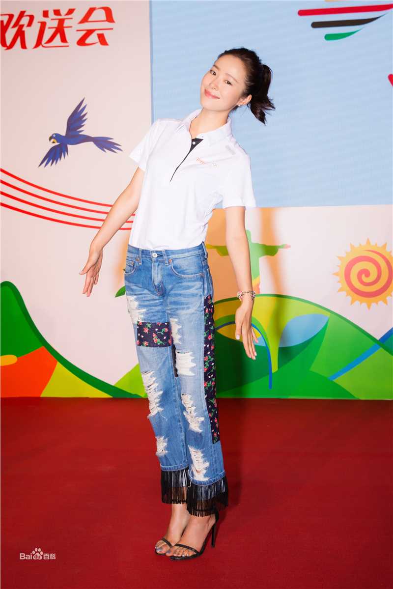 江一燕里约奥运火炬手前后照片