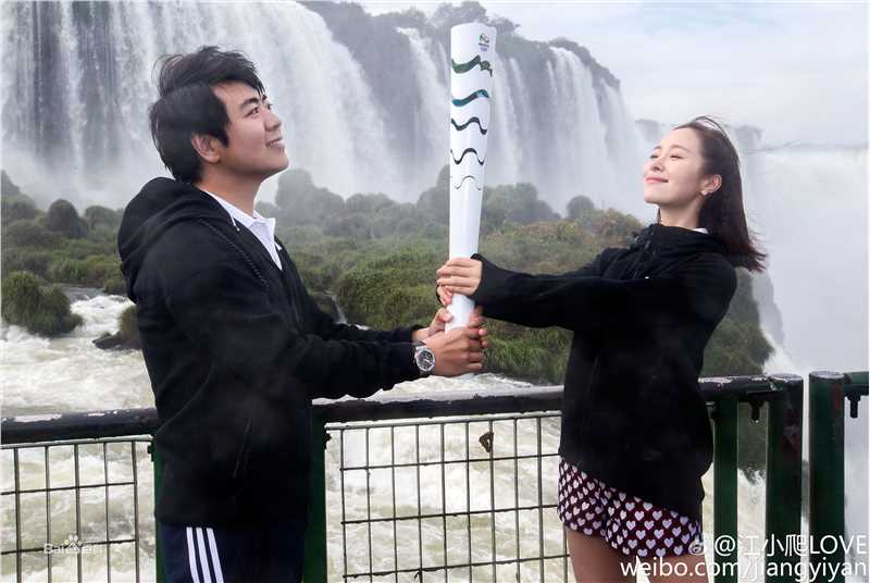 江一燕里约奥运火炬手前后照片