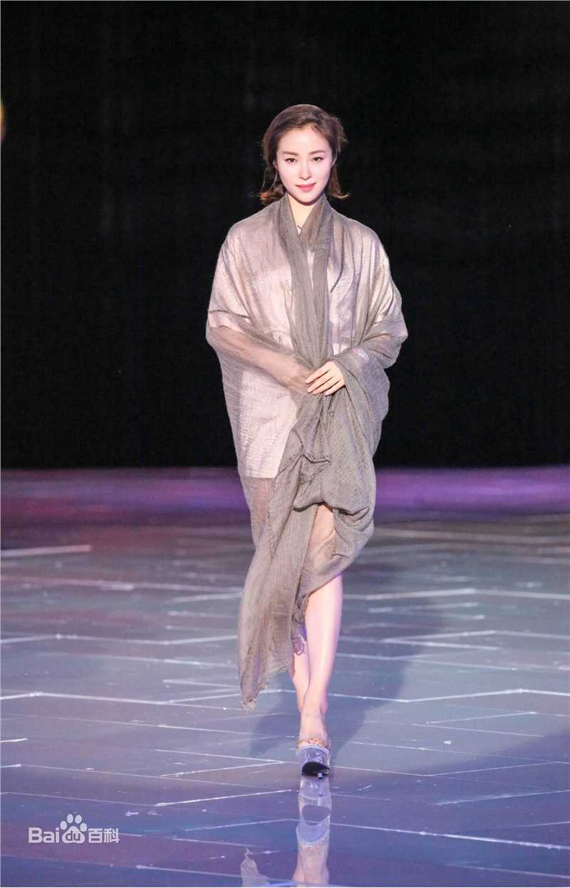 最新江一燕在《我们来了》中的图集