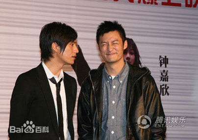 谭俊彦出席活动性感图片图集