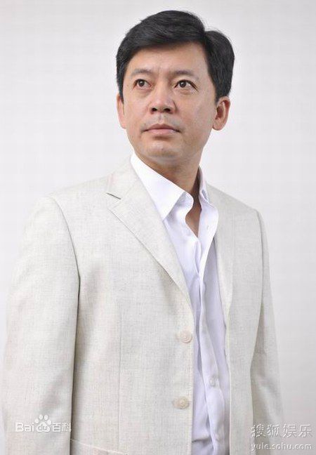 最全何政军素颜照