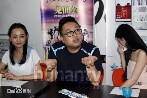 杨蓉(Yang Rong)出席活动壁纸壁纸