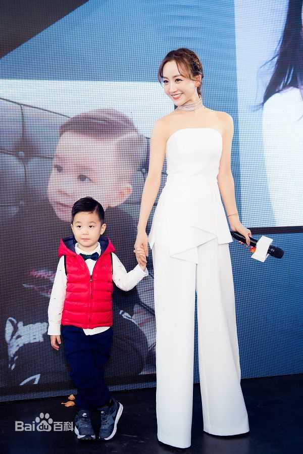 杨蓉(Yang Rong)美人为馅发布会生活照相册