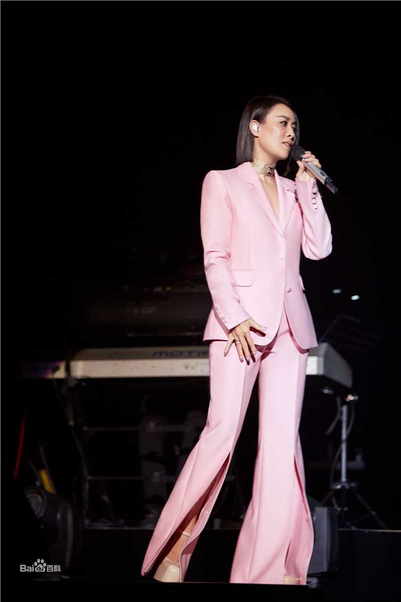 那英2019“那世界NA World”世界巡回演唱会前后照片