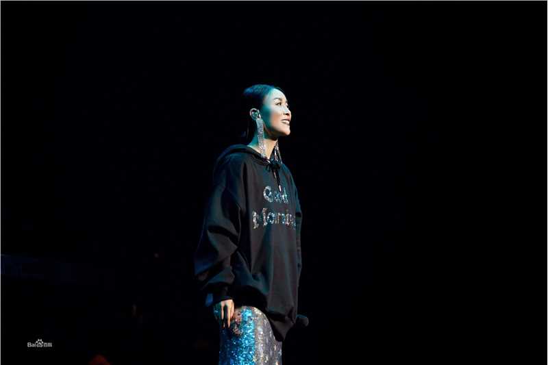 那英2018“那世界NA World”世界巡回演唱会图册