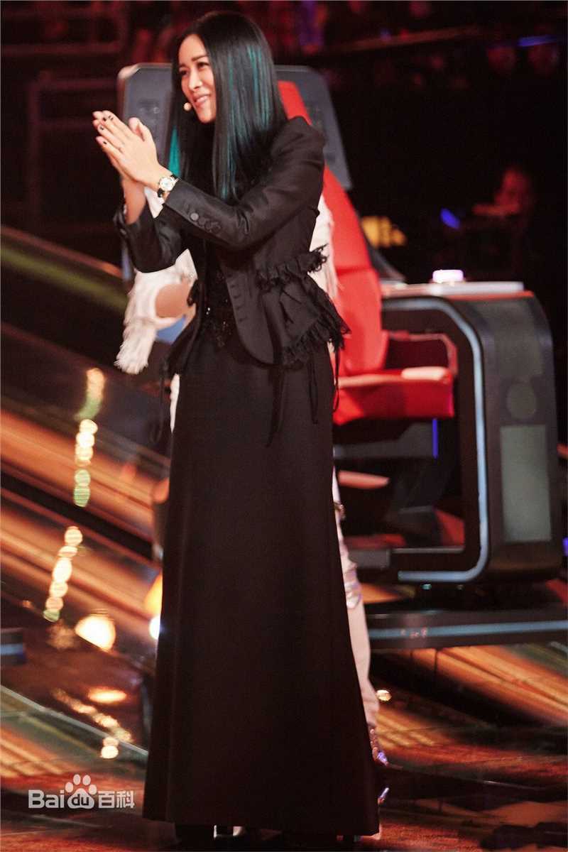 最新那英在《中国新歌声第一季》中的壁纸