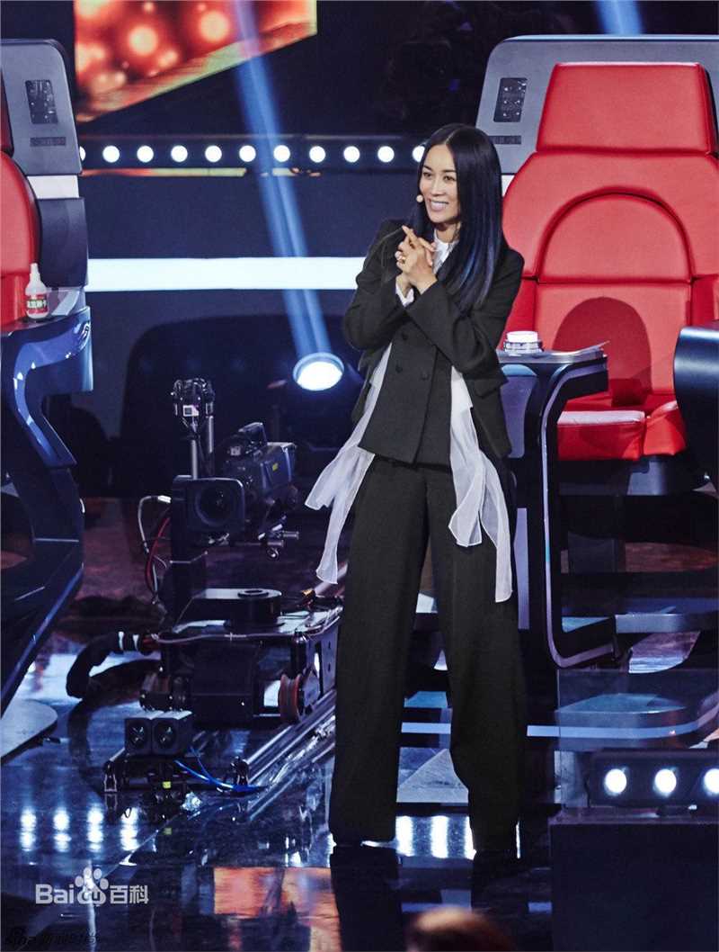 最新那英在《中国新歌声第一季》中的壁纸