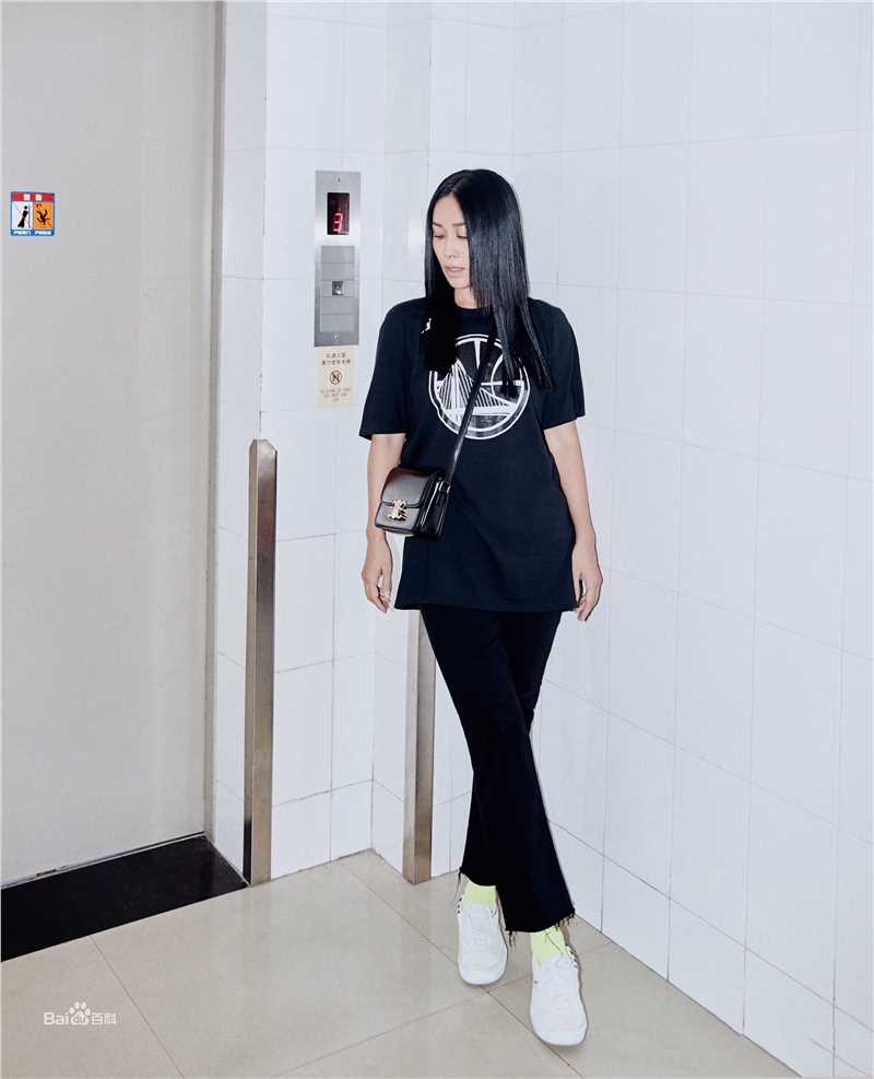 高清那英在《中国好声音2019》中的图册