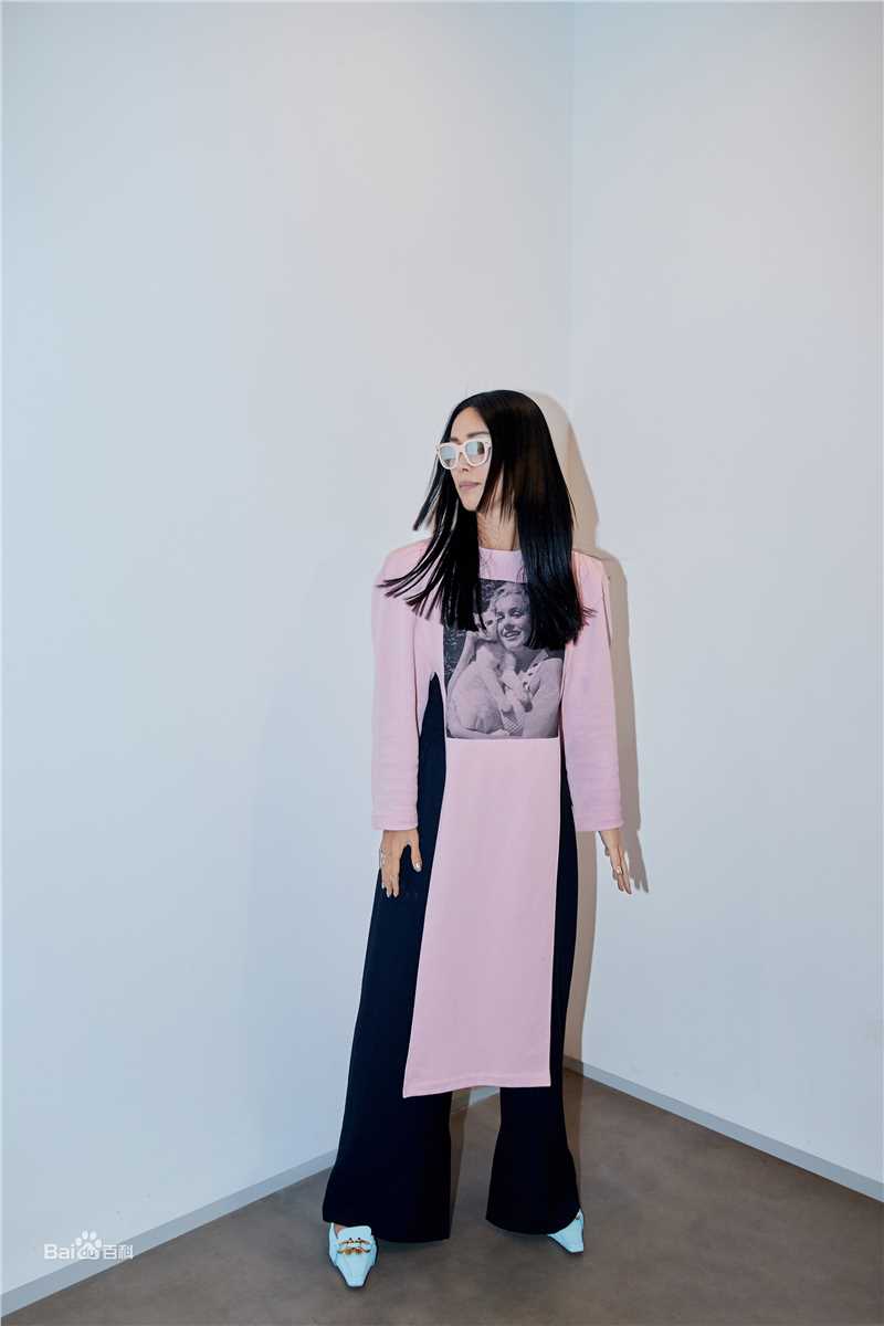 高清那英在《中国好声音2019》中的图册