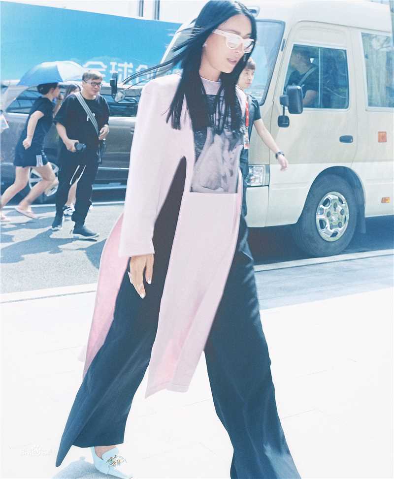 高清那英在《中国好声音2019》中的图册