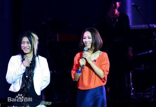 高清那英在2011.9.23《那又怎么样》北京演唱会中的图集