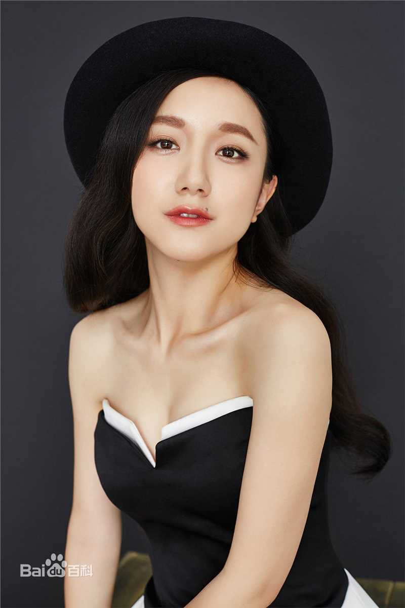 最新李倩性感图片