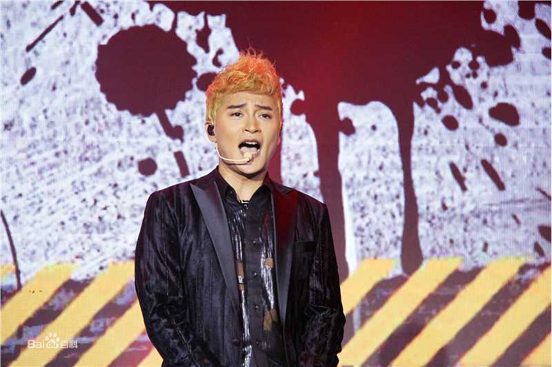 陈志朋(Julian Chen (Banny Chen ))在《他和她·爱》专辑首唱会中的