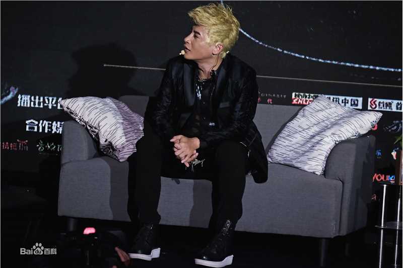 陈志朋(Julian Chen (Banny Chen ))在《他和她·爱》专辑首唱会中的