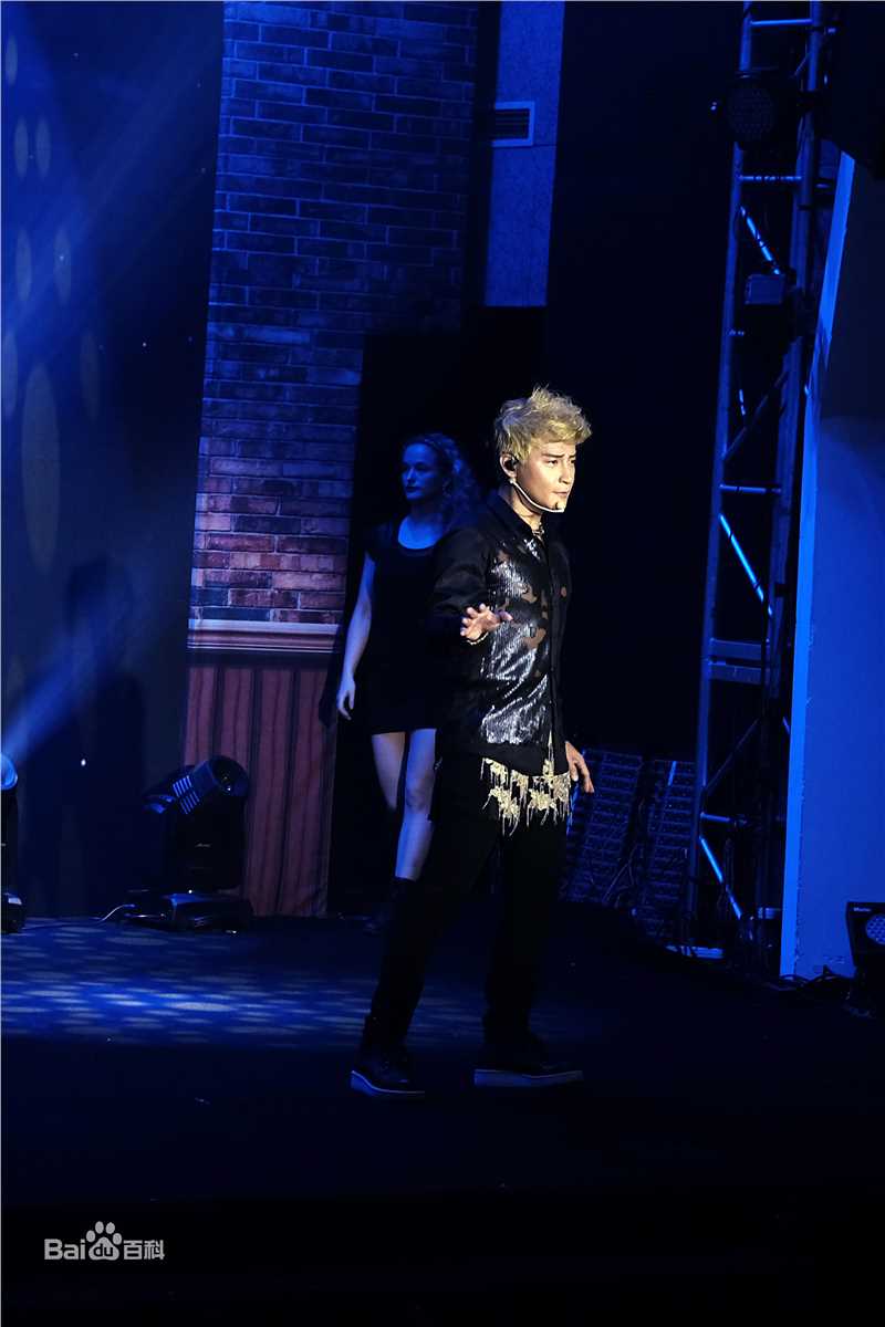 陈志朋(Julian Chen (Banny Chen ))在《他和她·爱》专辑首唱会中的