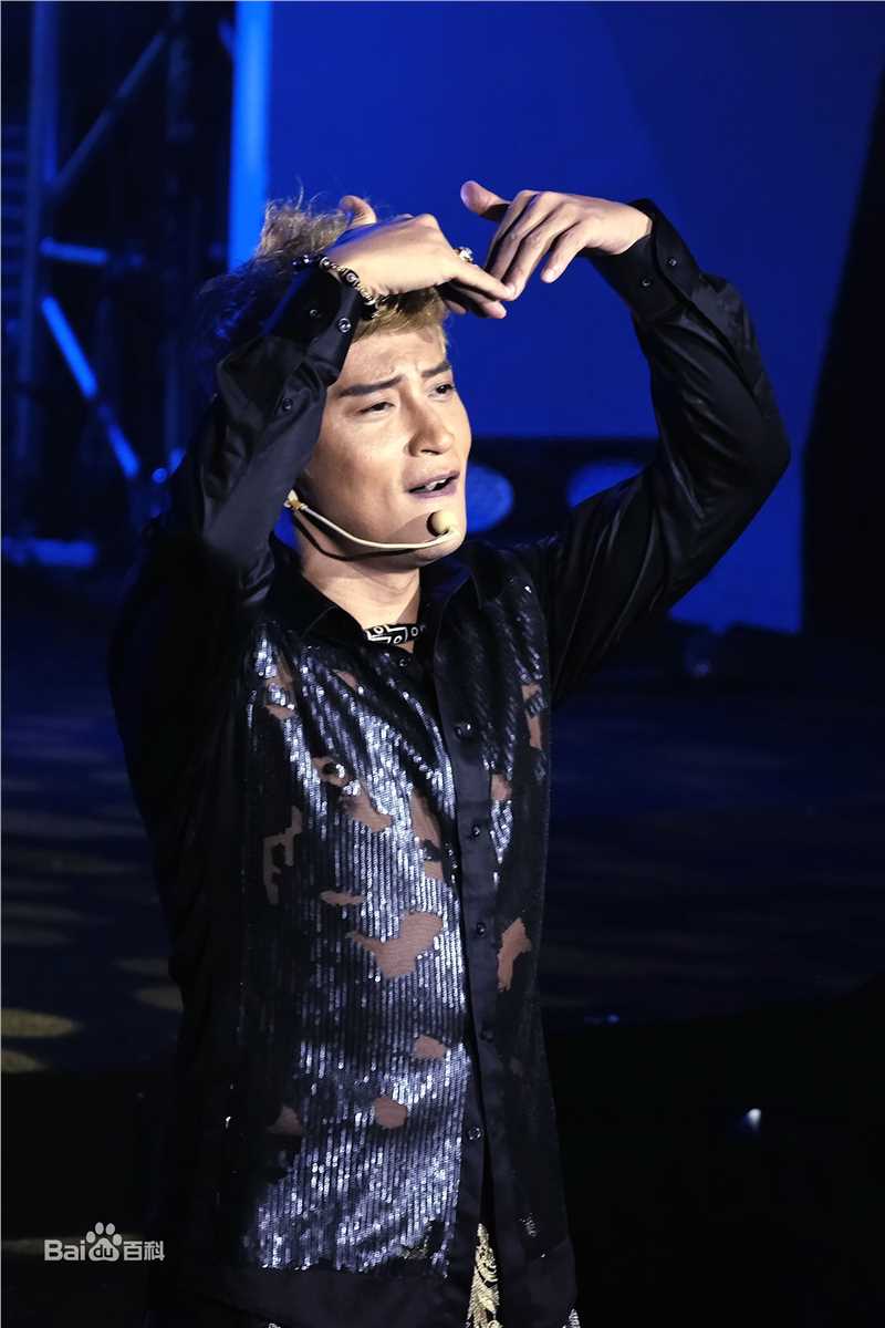 陈志朋(Julian Chen (Banny Chen ))在《他和她·爱》专辑首唱会中的