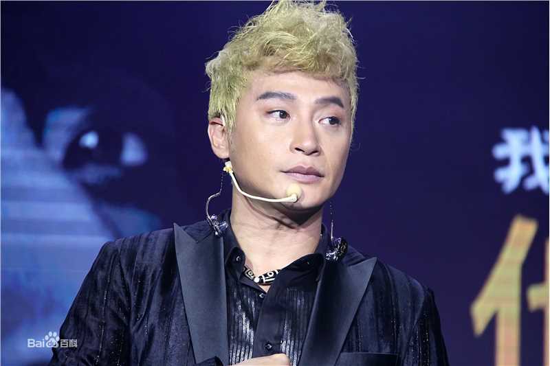 陈志朋(Julian Chen (Banny Chen ))在《他和她·爱》专辑首唱会中的