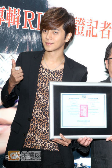 高清罗志祥(Show Lo)在《罗生门》五白金认证中的图集