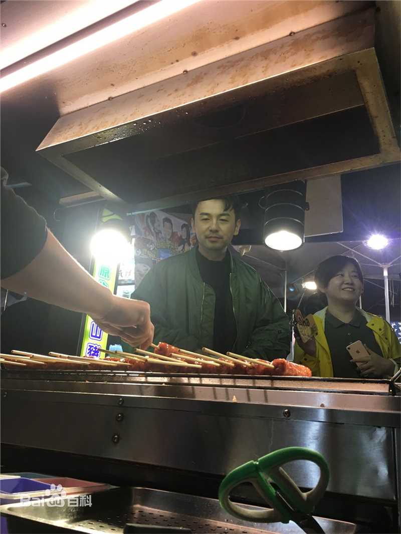 雷佳音金马奖台湾夜市壁纸壁纸