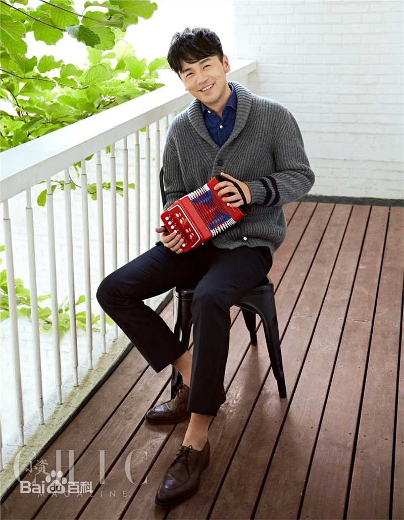 雷佳音小资生活照