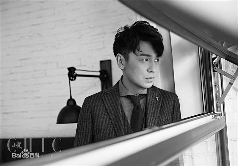 雷佳音小资生活照