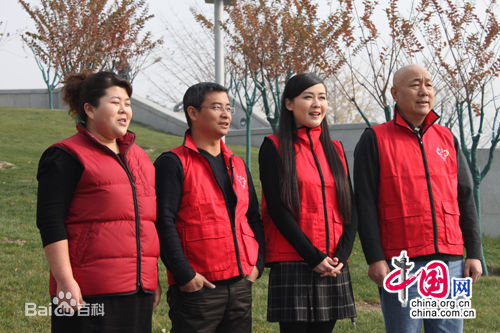 张大礼出席活动前后照片