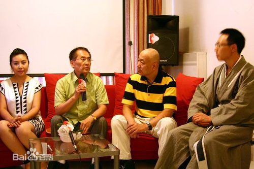 张大礼出席活动前后照片