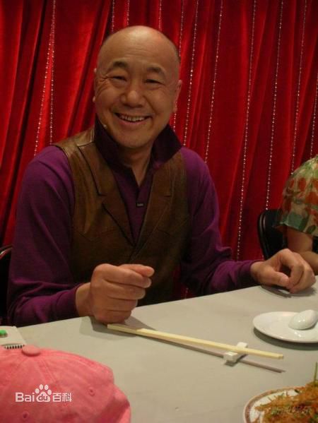 张大礼出席活动前后照片