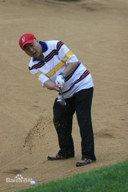 张大礼出席活动前后照片