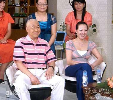 张大礼出席活动前后照片