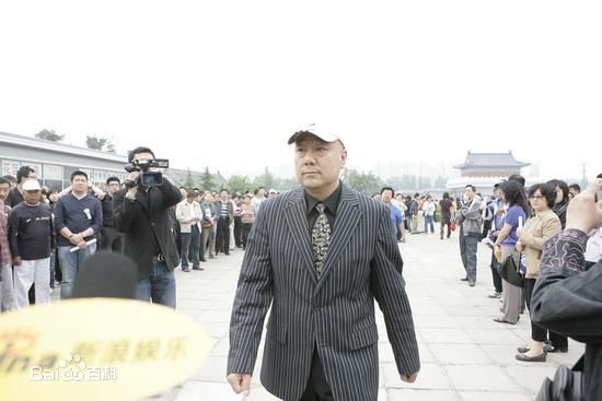 张大礼出席活动前后照片