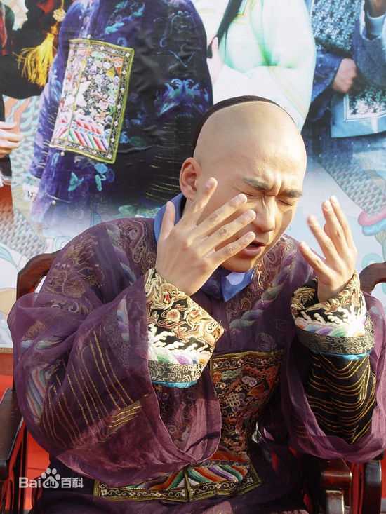 张默(Mo Zhang)2004《新九品芝麻官》最新剧照