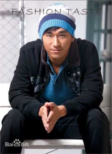 张默(Mo Zhang)默默代言的三番服饰性感图片图集