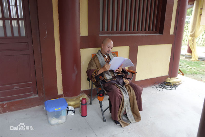 夏嘉伟工作花絮壁纸壁纸