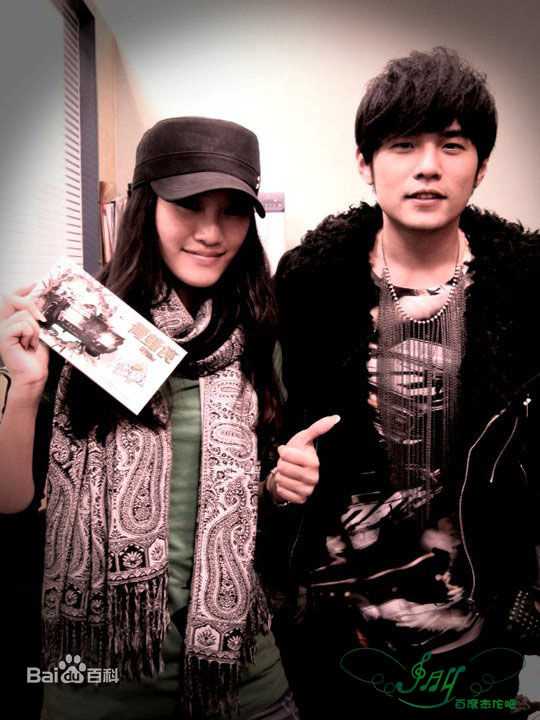 周杰伦(Jay Chou)与歌迷合影图片图册