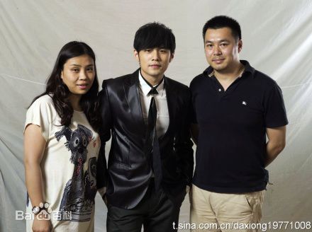 周杰伦(Jay Chou)与歌迷合影图片图册