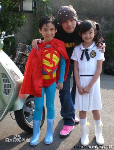 周杰伦(Jay Chou)与歌迷合影图片图册