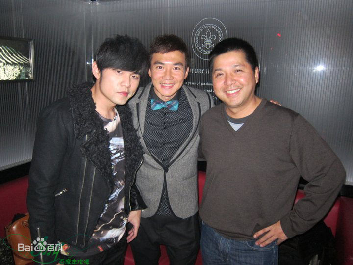 周杰伦(Jay Chou)与歌迷合影图片图册