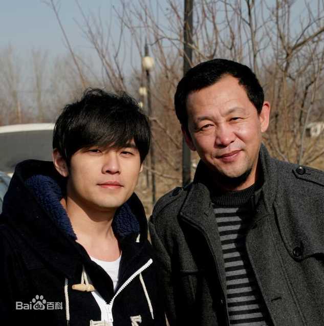 周杰伦(Jay Chou)与歌迷合影图片图册