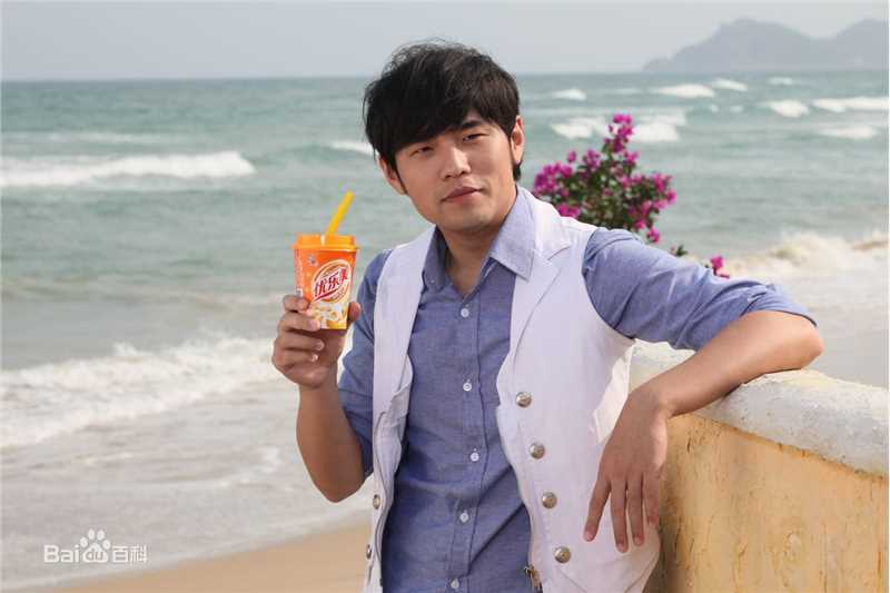 周杰伦(Jay Chou)代言优乐美前后照片