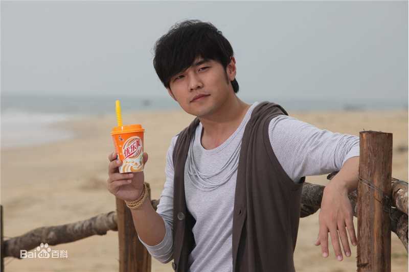 周杰伦(Jay Chou)代言优乐美前后照片