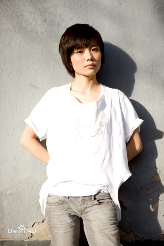 最新许飞在《恰许同学年少》专辑宣传图中的图集