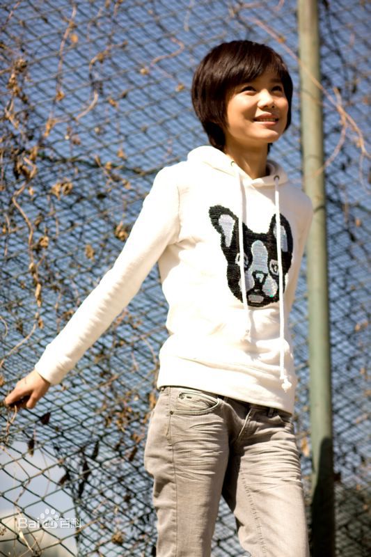 最新许飞在《恰许同学年少》专辑宣传图中的图集