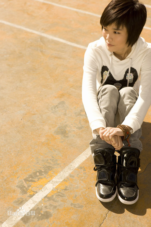 最新许飞在《恰许同学年少》专辑宣传图中的图集